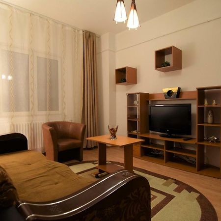 Resedinta Lui Calin Apartment บูคาเรสต์ ภายนอก รูปภาพ